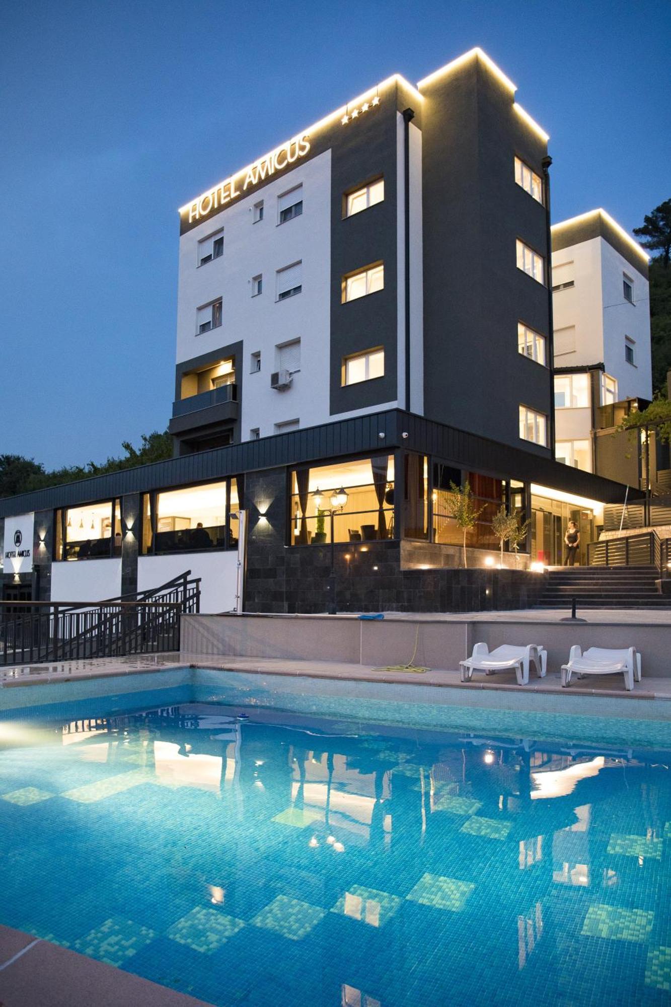 Hotel Amicus Mostar Bagian luar foto